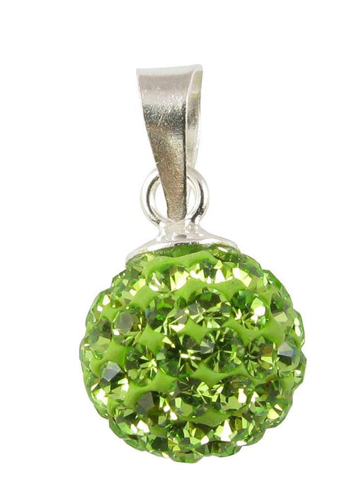 The Glitzerkugel Peridot hell grün 8 mm Kristall Silberanhänger aus 925er Silber ist mit funkelnden grünen Kristallen besetzt und eignet sich perfekt als glänzender Damen-Anhänger für Ihre Lieblingskette.