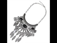 Load image into Gallery viewer, Schmuckset Ohrringe Kette Collier Vintage silbern Brass Kristall schwarz Münzen
