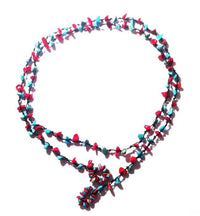 Cargar imagen en el visor de la galería, Halskette Steinsplitter Baumwolle schwarz türkis rot
