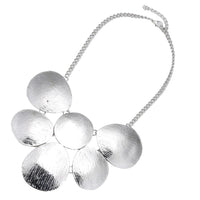 Load image into Gallery viewer, Brass Schmuckset silberfarben Kette rund Struktur Ohrringe oval Länge verstellbar
