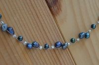 Cargar imagen en el visor de la galería, Perlen Halskette Glasperlen grau grün lila 42- 48 cm
