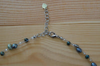 Cargar imagen en el visor de la galería, Perlen Halskette Glasperlen grau grün lila 42- 48 cm
