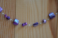 Load image into Gallery viewer, Halskette lila Perlen Perlmutt Muschel Splitter 42-48 cm
