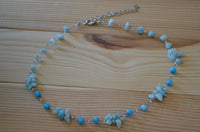 Cargar imagen en el visor de la galería, Perlen Halskette blau türkis Steinsplitter Bündel 42-48cm
