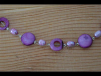 Load image into Gallery viewer, Halskette violett Perlmutt Muschel Perlen Scheiben Ringe
