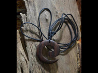 Load image into Gallery viewer, Halskette Kette Holz Baumwolle Holzanhänger Spirale
