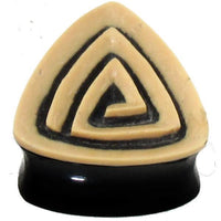 Cargar imagen en el visor de la galería, A hand-carved, triangular black and beige Tribal Buffalo Horn Plug with a spiral coconut wood inlay, used as an ear tunnel stud.
