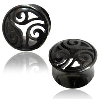 Cargar imagen en el visor de la galería, Tribal Horn Plug Tunnel schwarz Horntunnel ausgeschnitzte Ornamente Organic Expander Tribal Piercing

