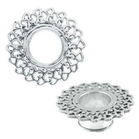 Load image into Gallery viewer, Two Silbertunnel Herzen Punkte 925 Sterling Silber Tunnel Plugs are displayed: one shows the intricate heart-shaped filigree pattern from above, while the other reveals the depth and detailed openwork design from the side.
