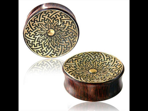 Two dark brown wooden boxes with antique golden brass inlay lids featuring a Sayagata labyrinth flower design, inspired by the “Holz Plug dunkelbraun Brass Inlay Labyrinth Blume” expander tunnel, displayed on a white reflective surface.