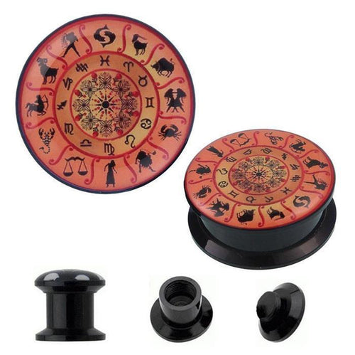Zwei runde Schraub Plug Acryl Sternzeichen Kreise Symbole Tunnel Expander in Rot-Orange zeigen alle zwölf Sternzeichen. Darunter sind drei Ansichten des schwarzen Ohrschmucks: vorne, seitlich und auseinandergeschraubt.