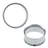 Load image into Gallery viewer, Two Metalltunnel Tunnel Chirurgenstahl dünn Edelstahl Plugs in silver are shown—one stands upright, revealing its round, hollow opening, while the other lies flat, emphasizing its thin, cylindrical stainless steel design.
