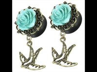 Cargar imagen en el visor de la galería, Plug Acryl Brass türkis Rose Blumen Bögen Rand golden Schwalbe Anhänger Piercing
