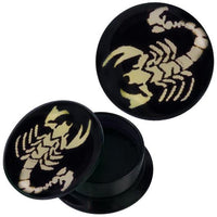 Load image into Gallery viewer, Schraub Plug Acryl schwarz gelber Skorpion Piercing Ohrschmuck

