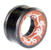 Load image into Gallery viewer, The Holz Tunnel Bone Inlay Kranz Spiralen Tribal Plug is a handgeschnitzt black circular Expander from Sonoholz/Tamarindenholz, with a brown rim and white tribal swirl inlay—ideal as unique Tribal Holz Schmuck.
