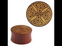 Load image into Gallery viewer, Plug Sawoholz rotbraun Keltenkreuz golden double flared Handarbeit
