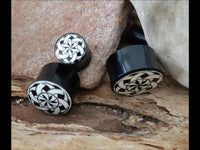 Load image into Gallery viewer, Plug Horn weiß Gravur schwarz Bänder Blende Sternmuster
