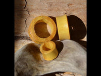 Load image into Gallery viewer, Holz Tunnel Jackfrucht konvex schmal ocker double flared
