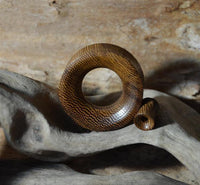 Load image into Gallery viewer, Flesh Tunnel Holz Parasitholz braun double flared
