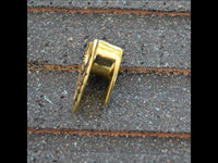 Cargar imagen en el visor de la galería, Saddle Plug antik gold Messing Spalt Muster Tribal
