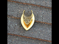 Cargar imagen en el visor de la galería, Saddle Plug antik gold Messing Spalt Muster Tribal
