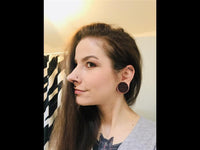 Load image into Gallery viewer, Herz Blumen Muster Lasergravur Sawoholz Tribal Plug
