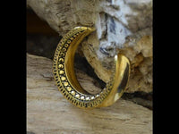 Cargar imagen en el visor de la galería, Saddle Plug Flesh Tunnel Edelstahl gold PVD Ohrgewicht
