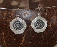 Load image into Gallery viewer, Ohrringe 925 Sterling Silber Spiegelei Spirale schwarz
