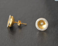 Load image into Gallery viewer, Ohrstecker vergoldet 925 Silber Rand Kelch Zirkonia
