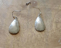 Load image into Gallery viewer, Ohrringe 925 Sterling Silber Träne Punkte gehämmert
