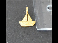 Load image into Gallery viewer, Anhänger 925 Sterling Silber vergoldet Segel Boot
