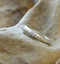 Load image into Gallery viewer, Ring 925 Sterling Silber Perlen Kante matt
