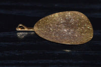 Cargar imagen en el visor de la galería, Anhänger Silber 925 vergoldet gebürstet schwarz Plektrum
