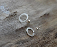 Load image into Gallery viewer, Ohrstecker Silber 925 vergoldet Creolen Ringe gebürstet
