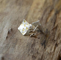 Load image into Gallery viewer, Ohrstecker Silber 925 vergoldet schwarz Raute Dreiecke
