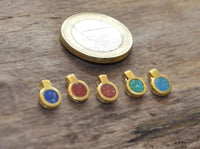 Load image into Gallery viewer, Anhänger Silber 925 vergoldet Scheibe crushed Stein 9mm
