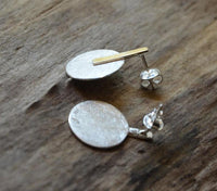 Load image into Gallery viewer, Ohrstecker Silber 925 vergoldet Kreis Linie gebürstet
