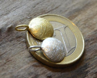 Load image into Gallery viewer, Anhänger Silber 925 vergoldet gebürstet Schale Rillen
