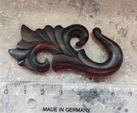 Cargar imagen en el visor de la galería, Sonoholz Piercing Holz Waves Hook 8mm Dehnspirale Dehnschnecke braun schwarz
