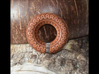 Load image into Gallery viewer, Ohr Donut Piercing Zacken Holz Ohrgewicht Ring
