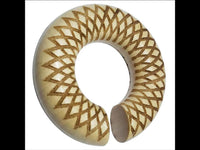 Cargar imagen en el visor de la galería, Donut Ohr Piercing Dahlie Krokodilholz Ohrgewicht
