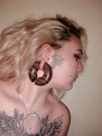 Load image into Gallery viewer, Ohr Holz Piercing Tigerholz Ohrgewicht Ring Donut
