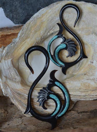 Cargar imagen en el visor de la galería, Horn Piercing Dehnspirale Türkis Inlay Fishtail Schwan
