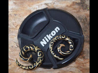 Load image into Gallery viewer, Brass Piercing Dehnschnecke Resin schwarz gold Spiralen
