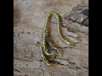 Load image into Gallery viewer, Ohr Piercing Brass gold Krähen Kralle Dehner 2mm
