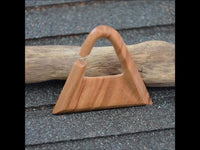 Cargar imagen en el visor de la galería, Olivenholz 6mm Piercing Creole Handtasche Dreieck
