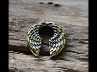 Load image into Gallery viewer, Ohrgewicht Brass Schachbrett Schlüsselloch Piercing
