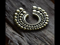 Cargar imagen en el visor de la galería, Ohrgewicht Brass Piercing 14mm Kreise Schlüsselloch
