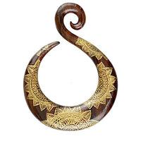 Load image into Gallery viewer, Ohrgewicht Ohr Dehner Holz gold bemalt Mandala Creole

