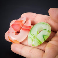 Cargar imagen en el visor de la galería, Ohrgewicht Stein 12mm Tropfen Schlüsselloch rot grün
